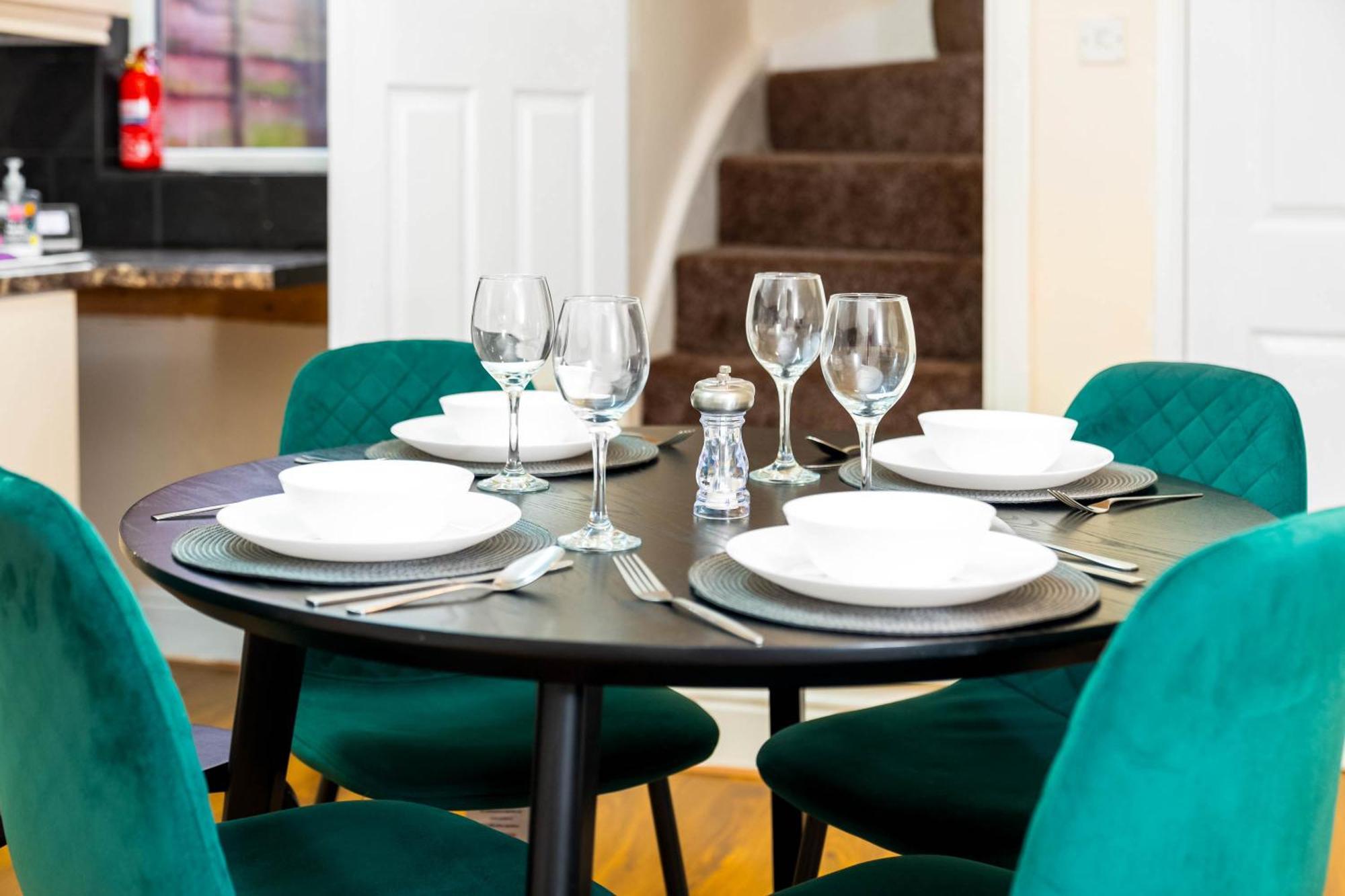 3 Bed House For Contractors & Families And Free Parking Villa Birmingham Exteriör bild